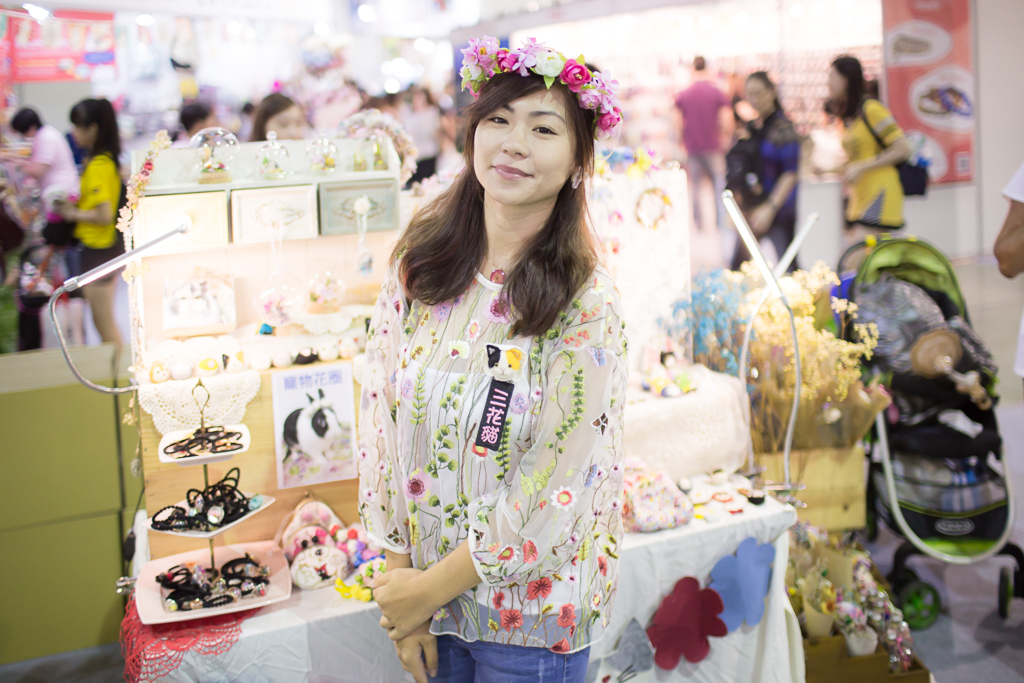 《台中市街頭藝人》創意工藝類 / 三花貓手作花飾 /乾燥花口罩掛飾